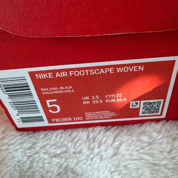 Nike Air Footscape Woven size 5 women’s 35.5 sail animal print new in box NWT!! - Picture 4 of 4
